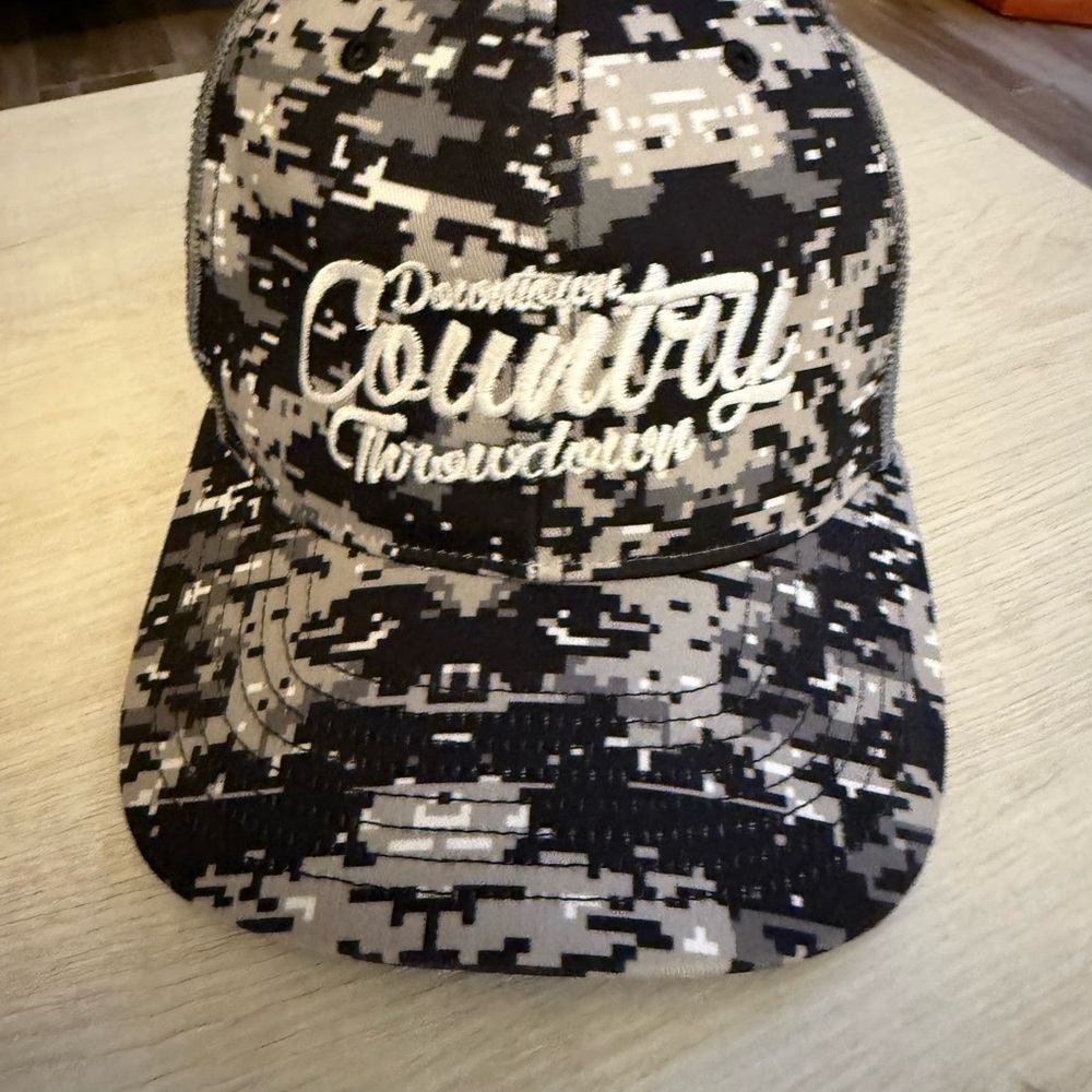 Camouflage Country Throwdown Cap